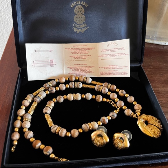 Arque Arte Jewelry - Arque Arte, 24k gold jewelry set; necklace, earrings and bracelet. Exquisite!